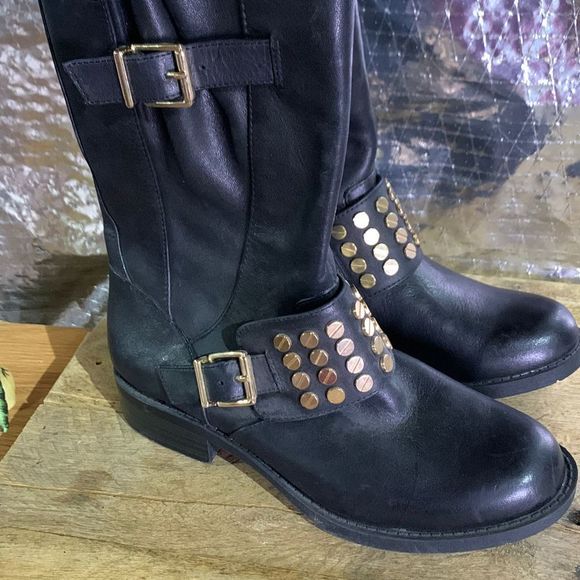 Jessica Simpson black leather boots. Riding buckle slip on boots - Picture 8 of 8